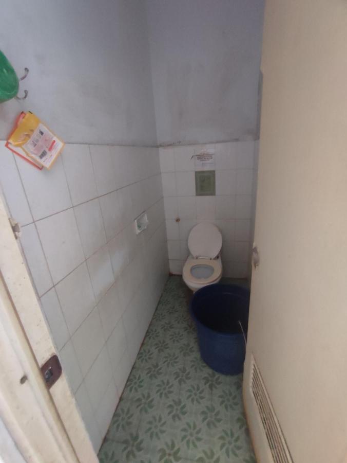 Oyo 90865 Hotel Kusuma Purwakarta Karawang Esterno foto